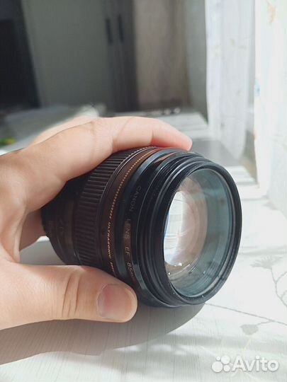 Объектив Canon 85 mm
