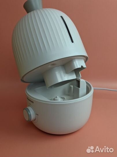 Увлажнитель воздуха starwind в белом цвете