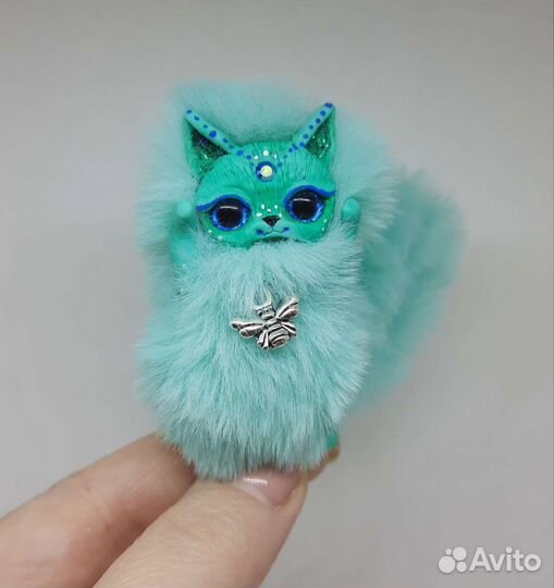 Миниатюрный мятный кот