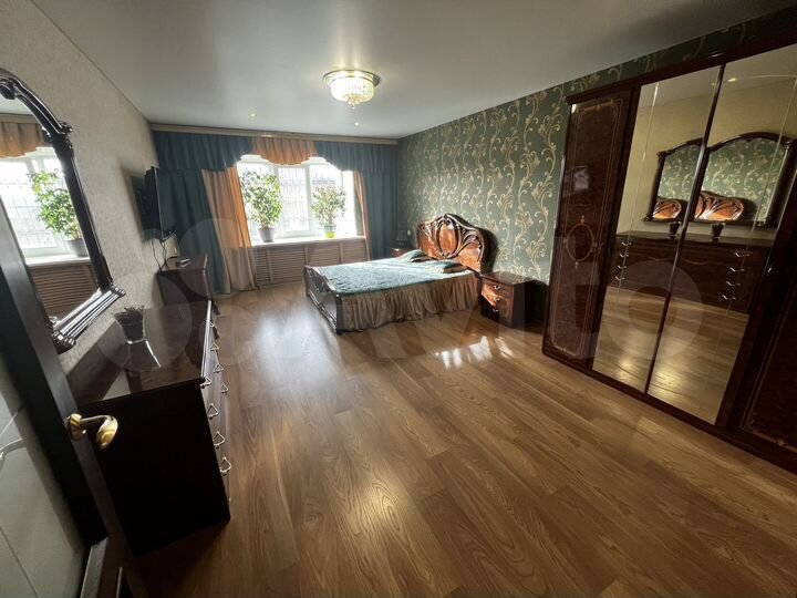 3-к. квартира, 90 м², 1/5 эт.