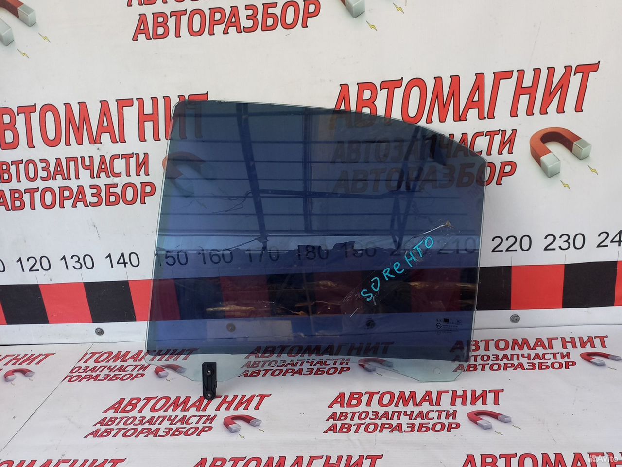 Стекло заднее левое Киа Соренто 02-09г