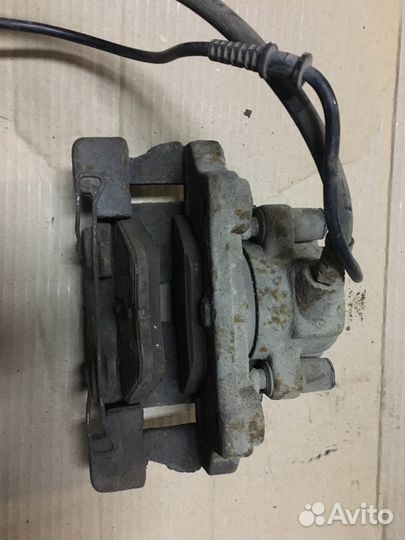 Суппорт передний левый Mercedes w210