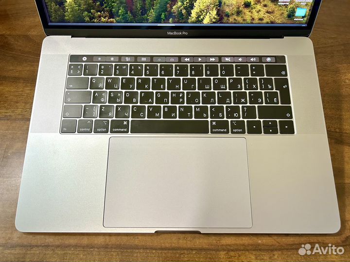 Macbook Pro 15 2018 16/256G Рст акб 90 как новый