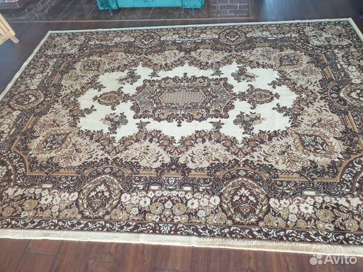 Ковер шерстяной