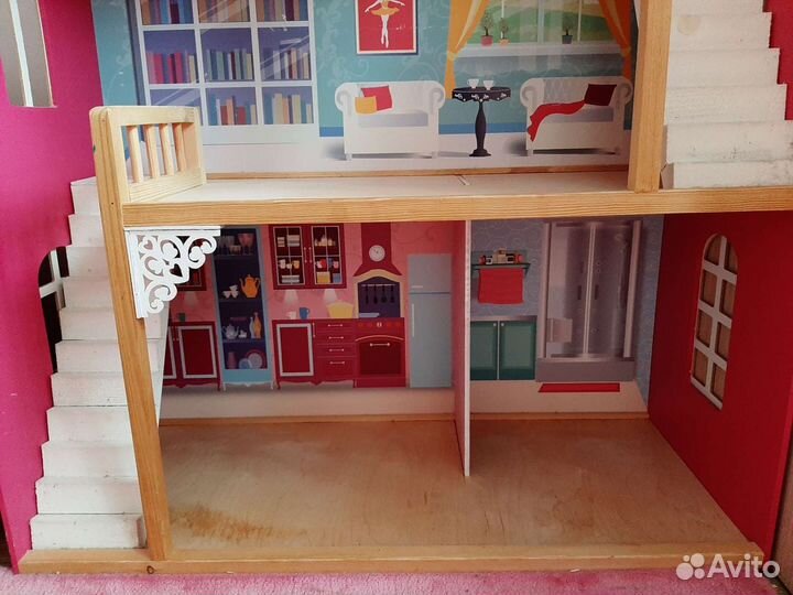 Большой кукольный домик