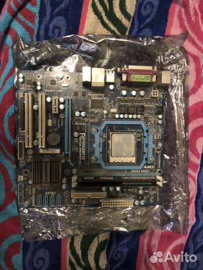 Материнская плата с процессором и памятью