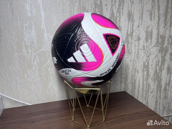 Футбольный мяч adidas naik