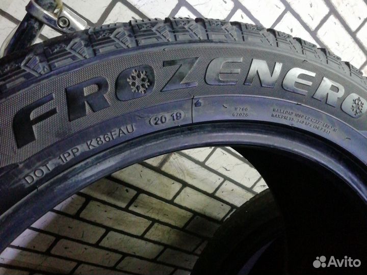 Foman Frozenero W766 275/45 R20 110T