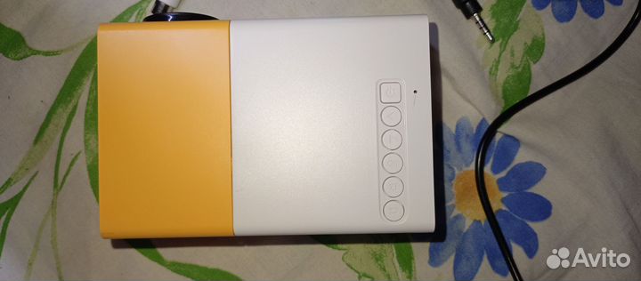 Мини проектор подключается к телефону