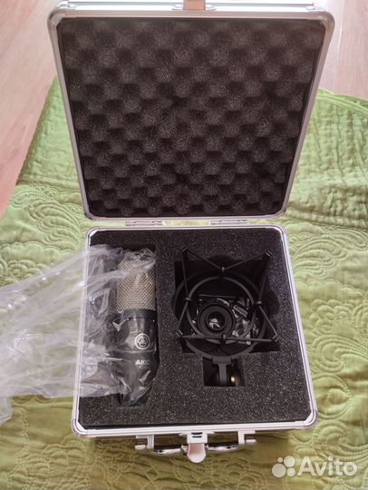 Микрофон AKG p220