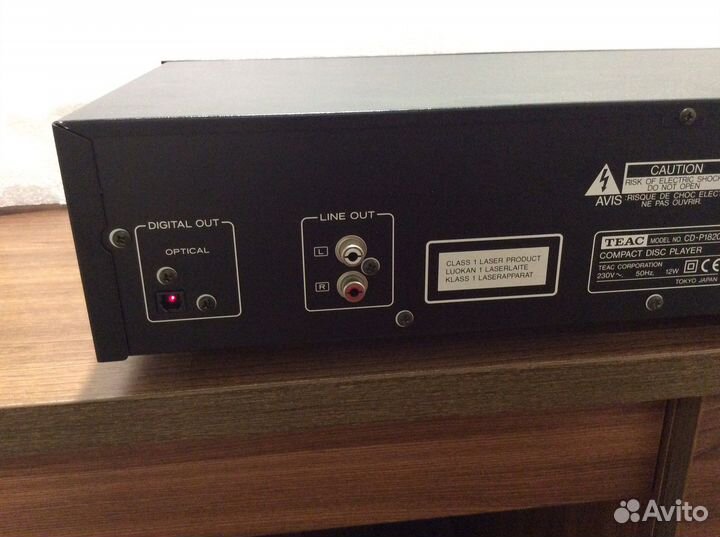 CD проигрыватель Teac CD-P1820