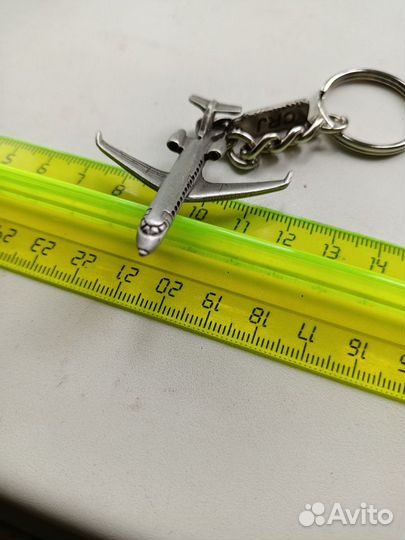 Брелоки Бомбардье самолёты CRJ, C Series и Q400