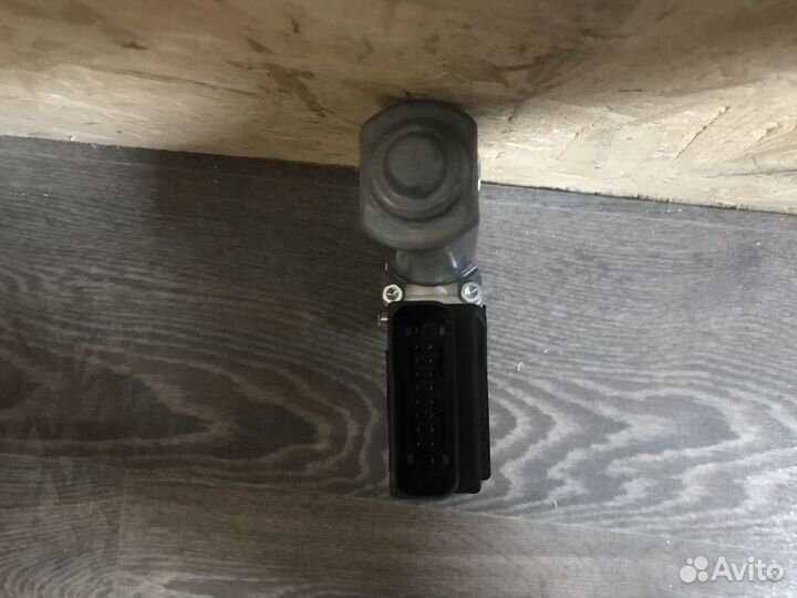 Моторчик стеклоподъемника Фольксваген Джетта 6