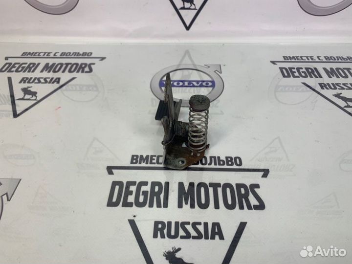 Замок капота крюк Volvo S60 V70 XC70 2000-2009