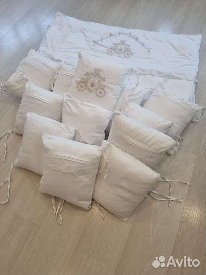 Комплект для кроватки (одеяло, бортики )