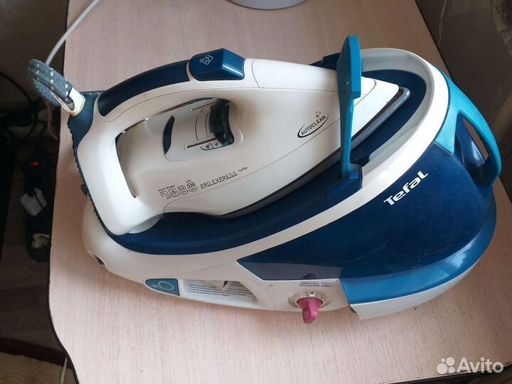 Утюг с парогенератором Tefal