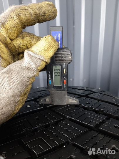 Goodyear UltraGrip Ice Arctic SUV 235/60 R18 107T