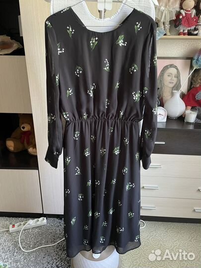 Платье с цветочным принтом воздушное 44