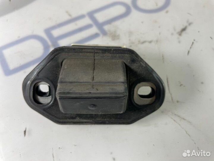 Кнопка открывания багажника задняя Lexus Is250