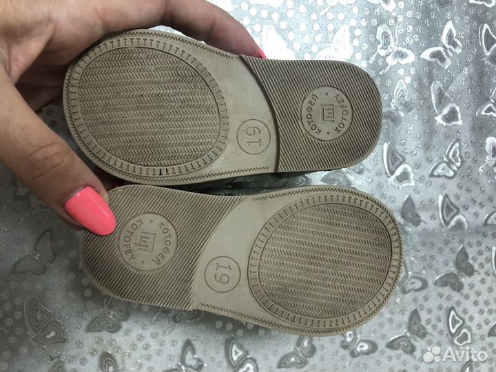 Сандалии для девочки новые