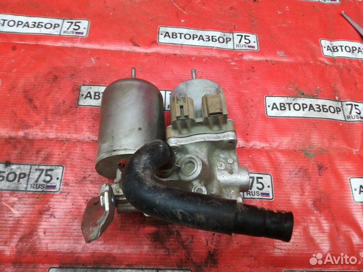 Блок abs Toyota Aqua NHP10 1nzfxe 2014