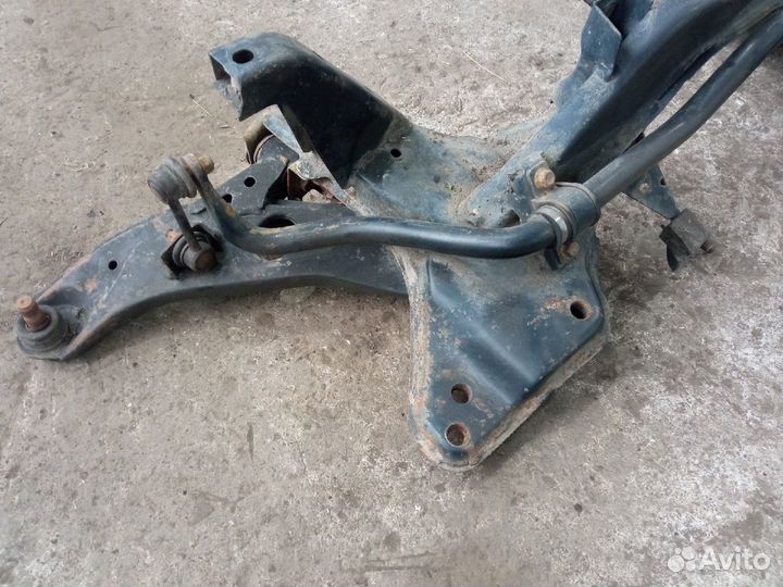 Подрамник Mazda Capella 1998г