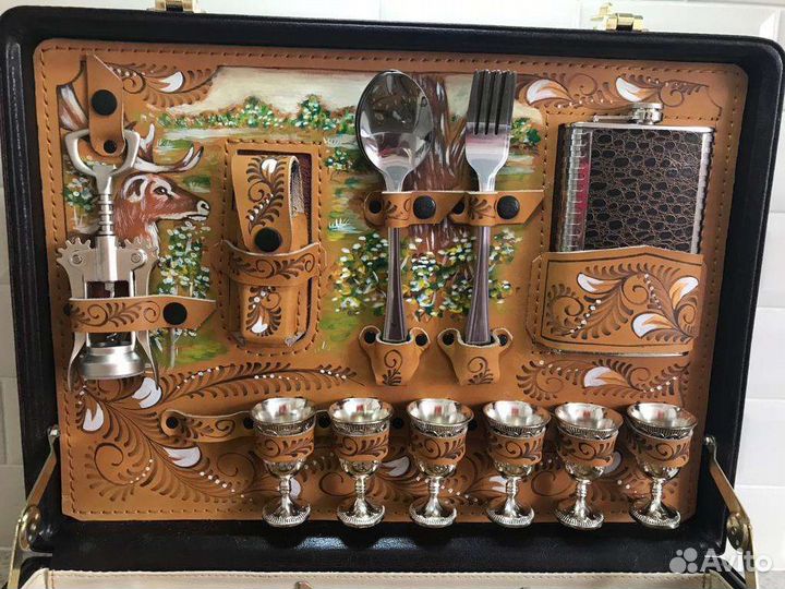 Набор для пикника в кожаном кейсе