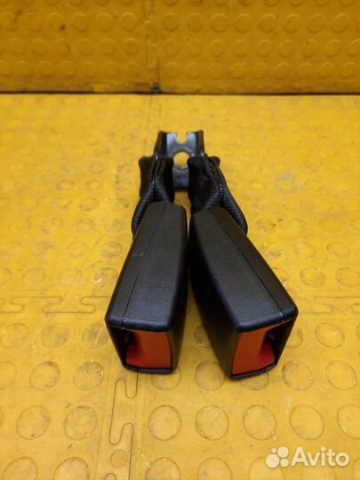 Ответная часть ремня безопасности задняя
