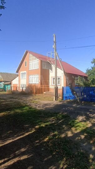 Дом 180 м² на участке 9 сот.