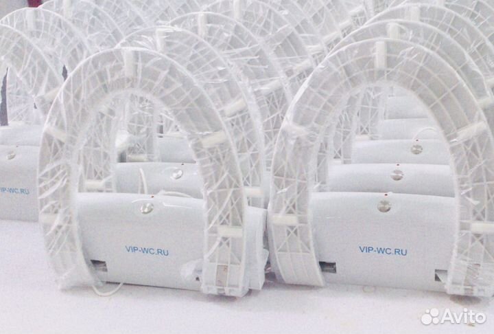 Диспенсер на сиденье - робот унитазный vip-wc qw5