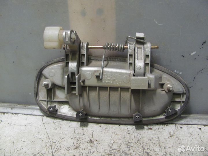 Ручка двери задняя левая Kia Spectra 2001-2011