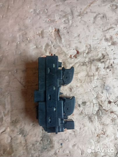 Блок управления стеклоподъемниками Mazda 6