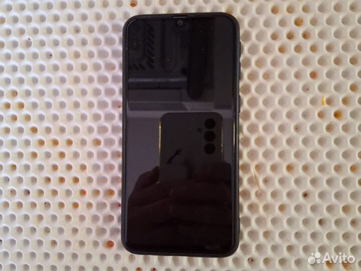 Samsung Galaxy A40, 4/64 ГБ