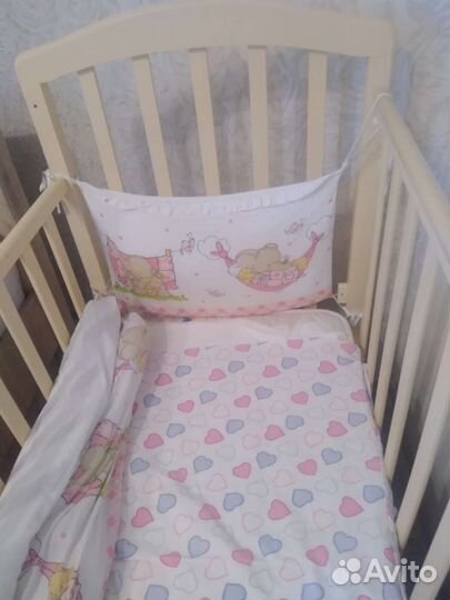 Детская кроватка с поперечным маятником