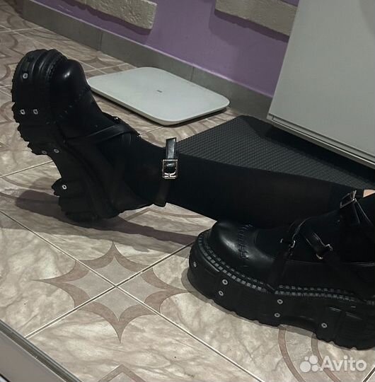 Нью рок босоножки