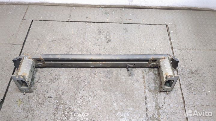 Усилитель бампера передний Toyota Avensis 3