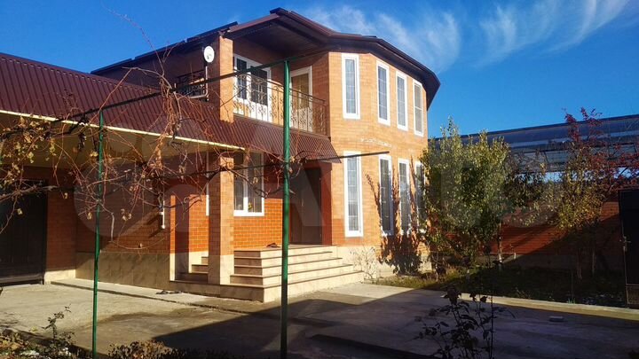 Дом 200 м² на участке 6 сот.