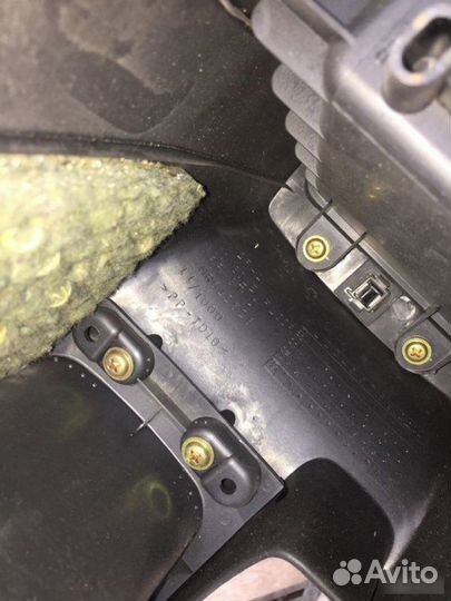 Подлокотник Mitsubishi Lancer 9 2000-2007