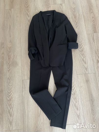 Брючный костюм женский