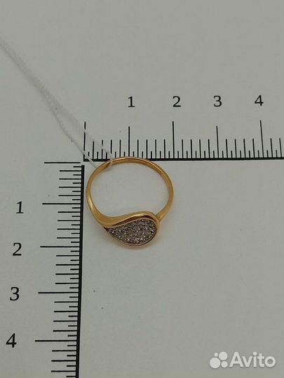 Кольцо с синтетическим камнем Золото