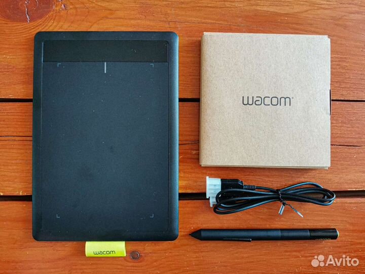 Графический планшет Wacom One Small