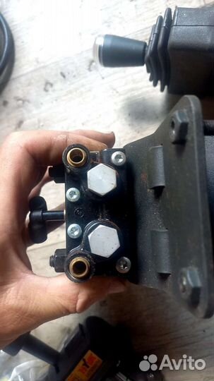 Джойстик управления кузовом самосвала