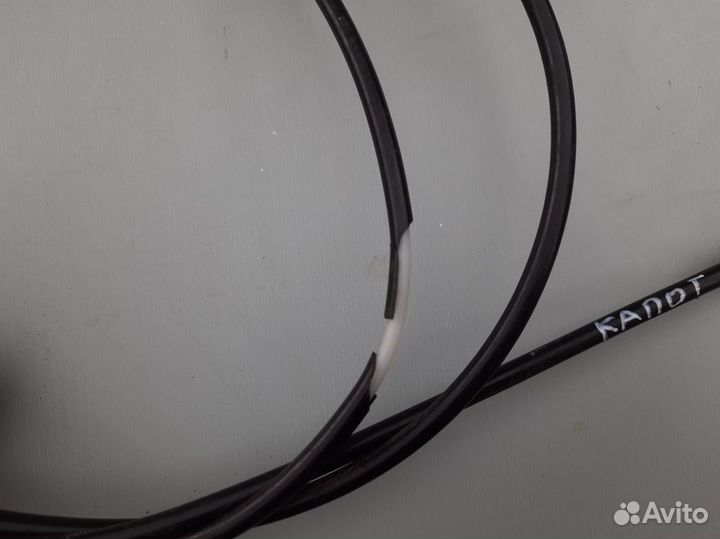 Трос открывания капота Skoda Octavia A4