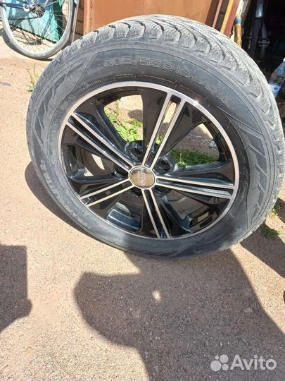 Колеса R16 с покрышками Nokian Hakkapeliitta R2