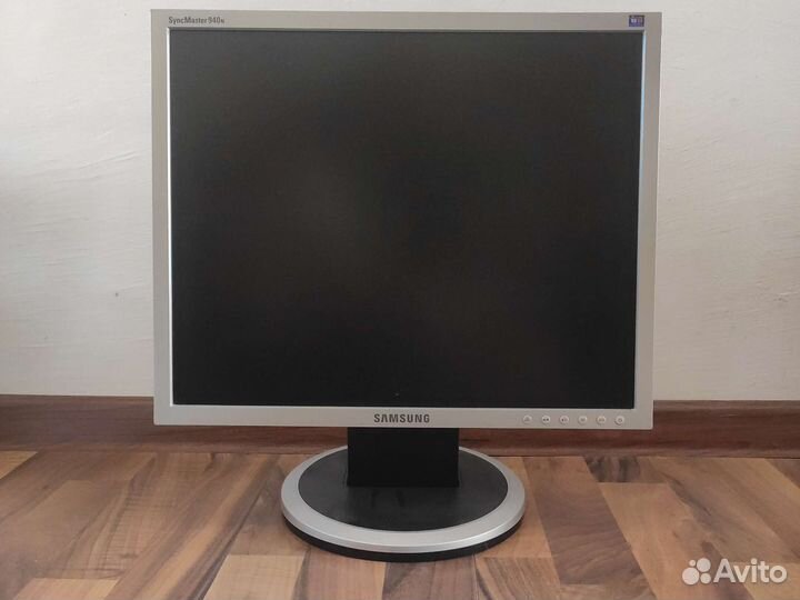 Монитор Samsung SyncMaster e1920