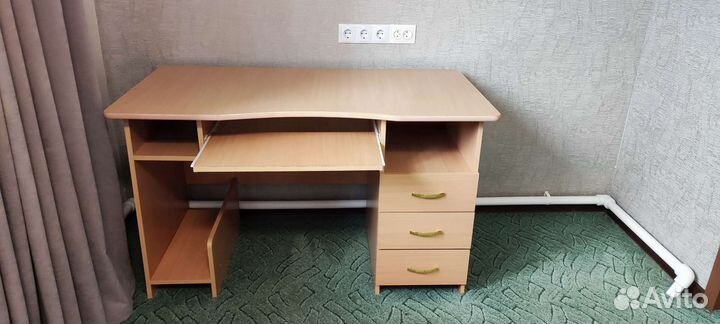 Компьютерный стол