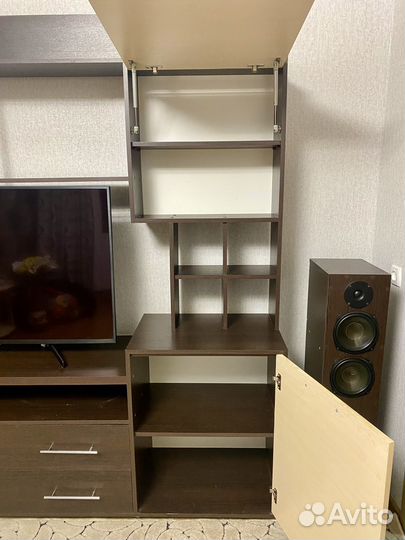 Стенка в гостиную бу с журнальным столиком