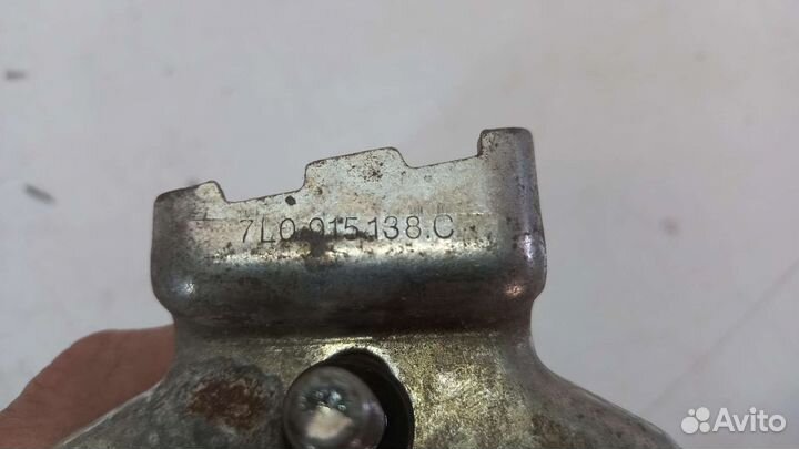 Крепление аккумулятора Volkswagen Toureg 1