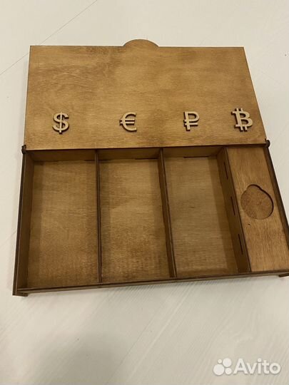 Шкатулка для денег