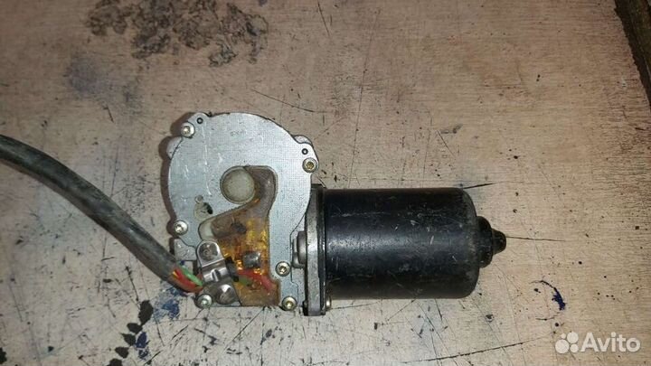Моторчик стеклоочистителя передний Mercedes W203